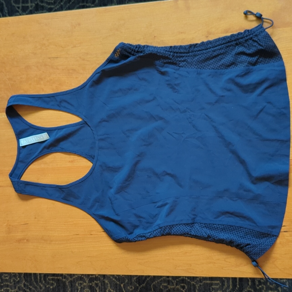 Athleta tank with adjustable gathers on sides, size small